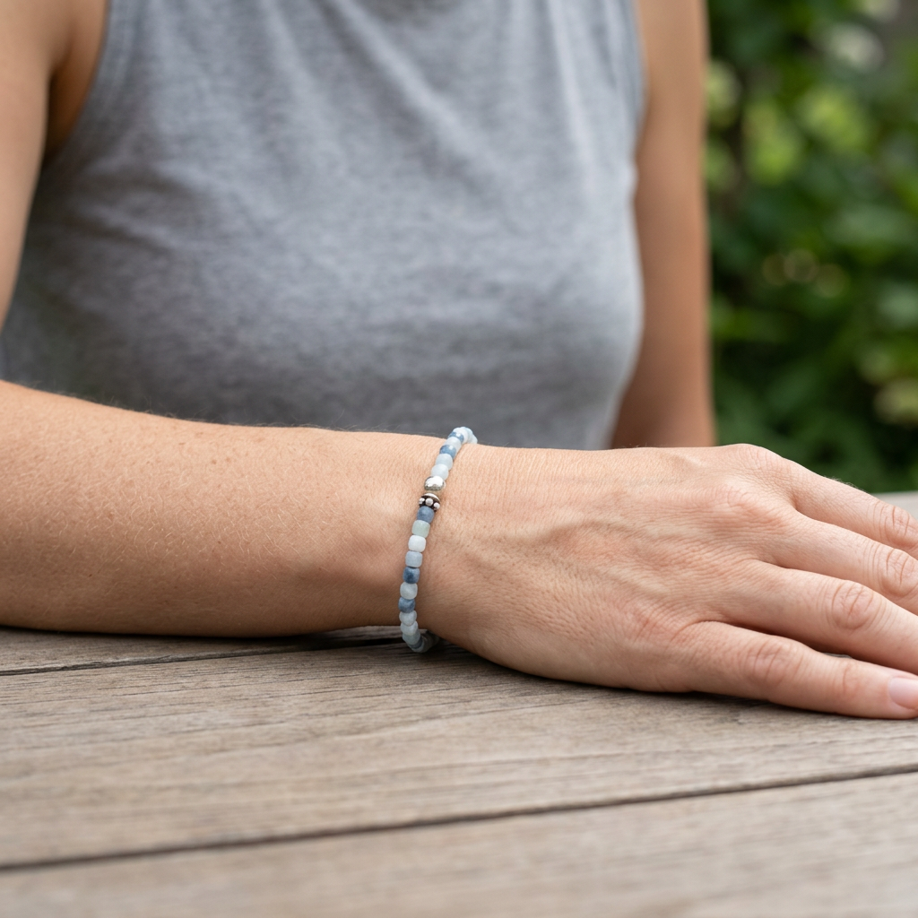 Sparkling Aquamarine Stretch Bracelet – Polished Silver Accent