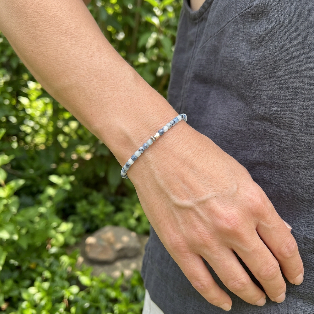 Sparkling Aquamarine Stretch Bracelet – Blue & Cloud